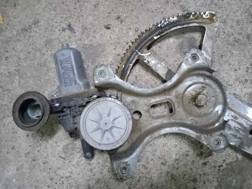 2015 Toyota hilux d4d window mechanism for sale - Private Seller 2015 Toyota hilux d4d window mechanism for sale - Private Seller