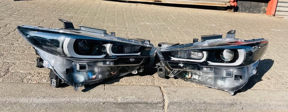 Mazda CX-5 LED HEADLIGHTS 2022 - Private Seller Mazda CX-5 LED HEADLIGHTS 2022 - Private Seller