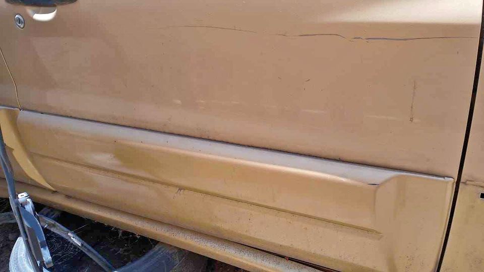 Suzuki Grand Vitara V6 RF door beading - Private Seller Suzuki Grand Vitara V6 RF door beading - Private Seller
