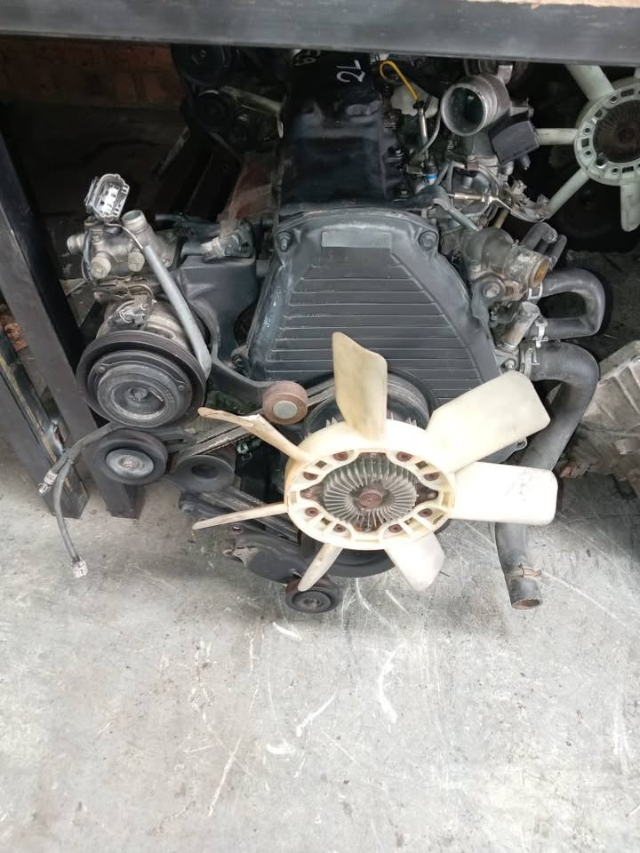 TOYOTA HILUX 2L 2.4L ENGINES FOR SALE - Private Seller TOYOTA HILUX 2L 2.4L ENGINES FOR SALE - Private Seller