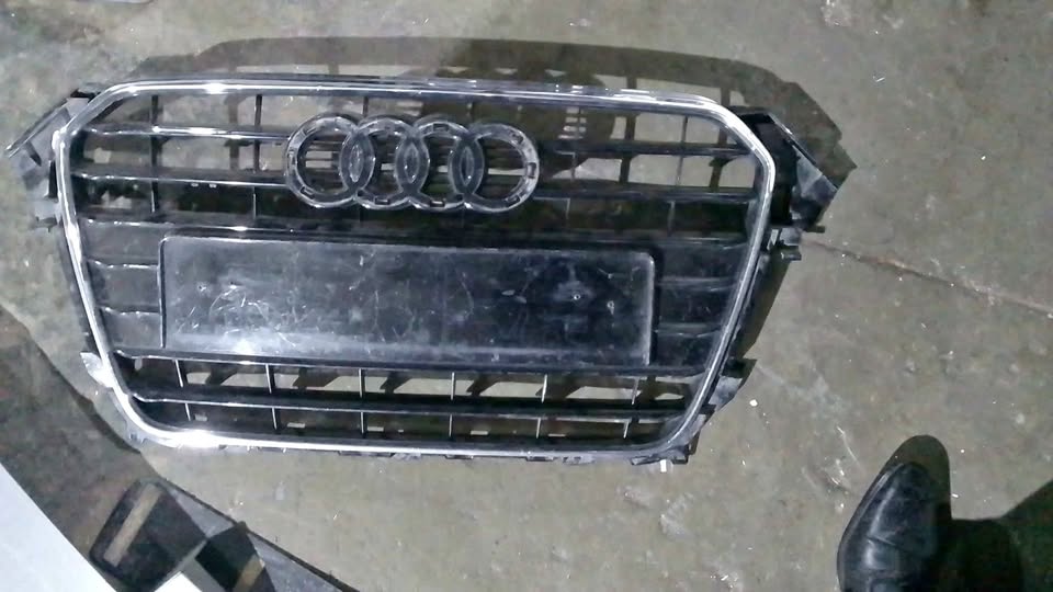 AUDI A5 grill