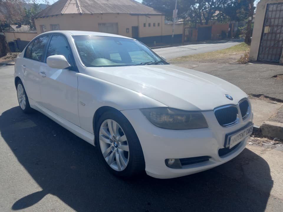 2009 BMW 320d  E90 ENGINE DIESEL, AUTOMATIC, WHITE COLOR, MILEAGE 128000KMS