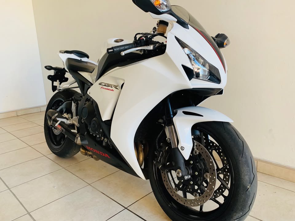 2015 HONDA CBR 1000 RR FIREBLADE - Private Seller