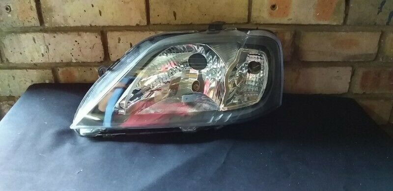 Renault Logan Left Side Headlight - Private Seller Renault Logan Left Side Headlight - Private Seller