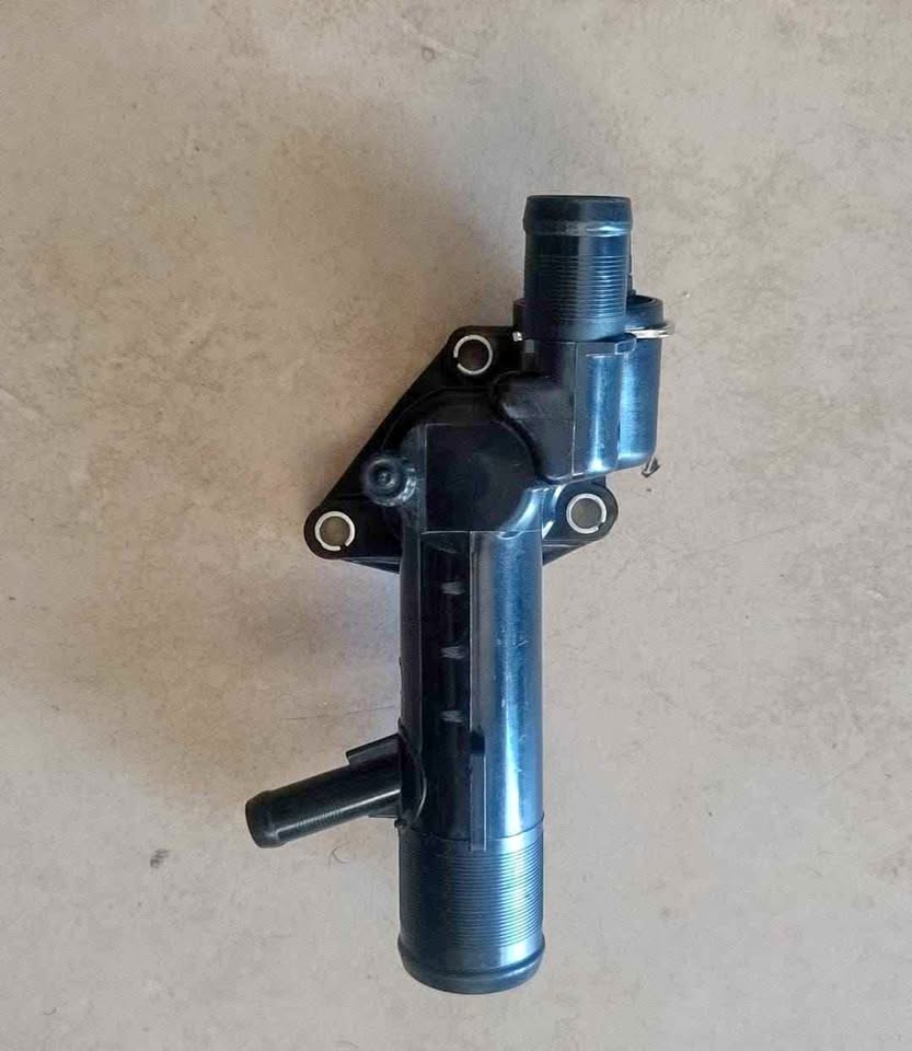 Nissan Np 200 Thermostat Housing - Private Seller Nissan Np 200 Thermostat Housing - Private Seller