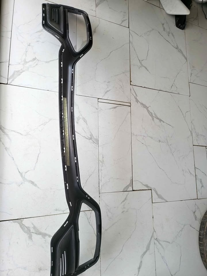 Renault Kiger center grill for sale - Private Seller Renault Kiger center grill for sale - Private Seller