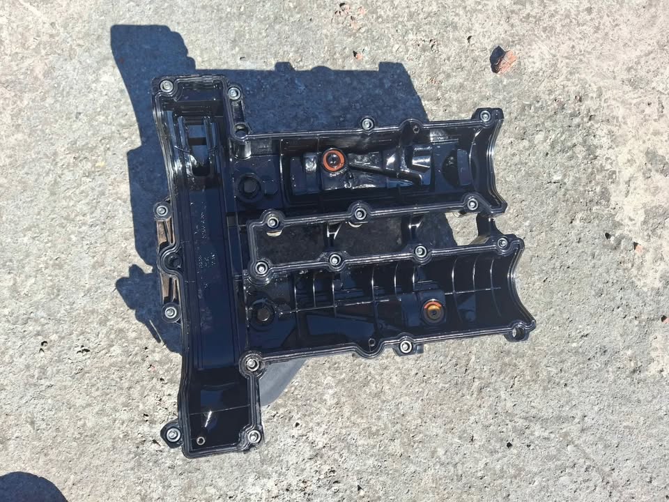 Ford Fiesta 1.0 ecoboost tappet cover - Private Seller