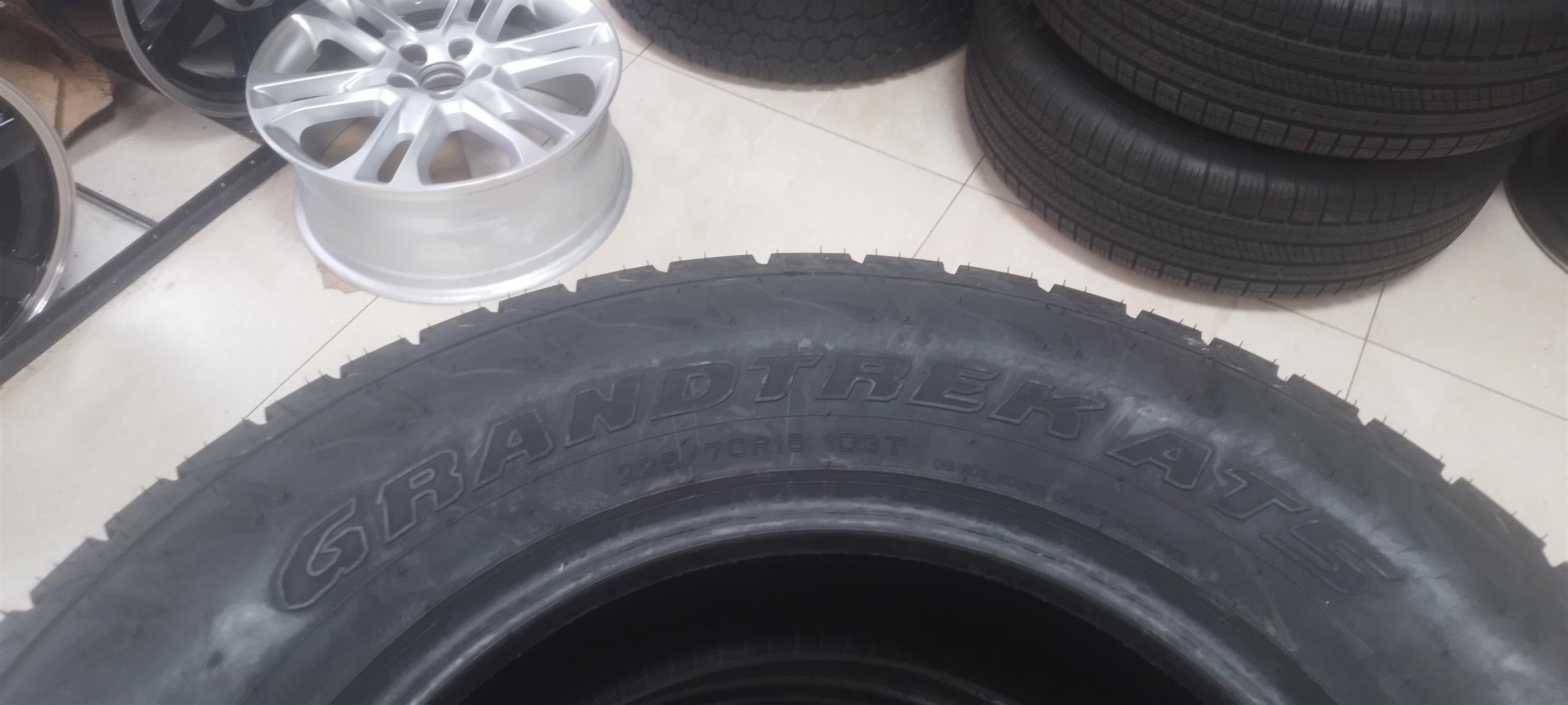 225/70 R16 dunlop grandtrek ATS tyres - Private Seller