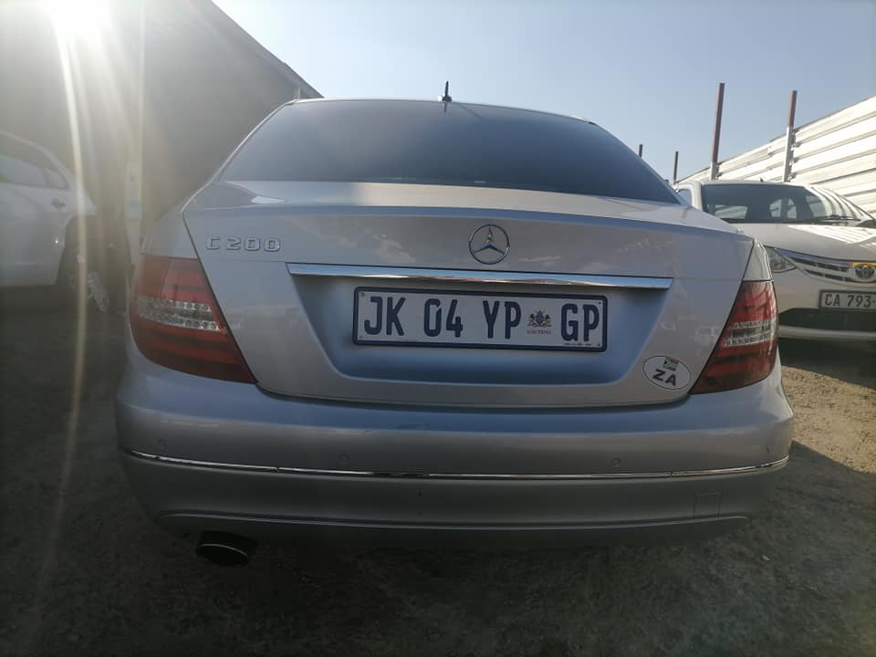 2013 Mercedes Benz C200 leather seat and Automatic