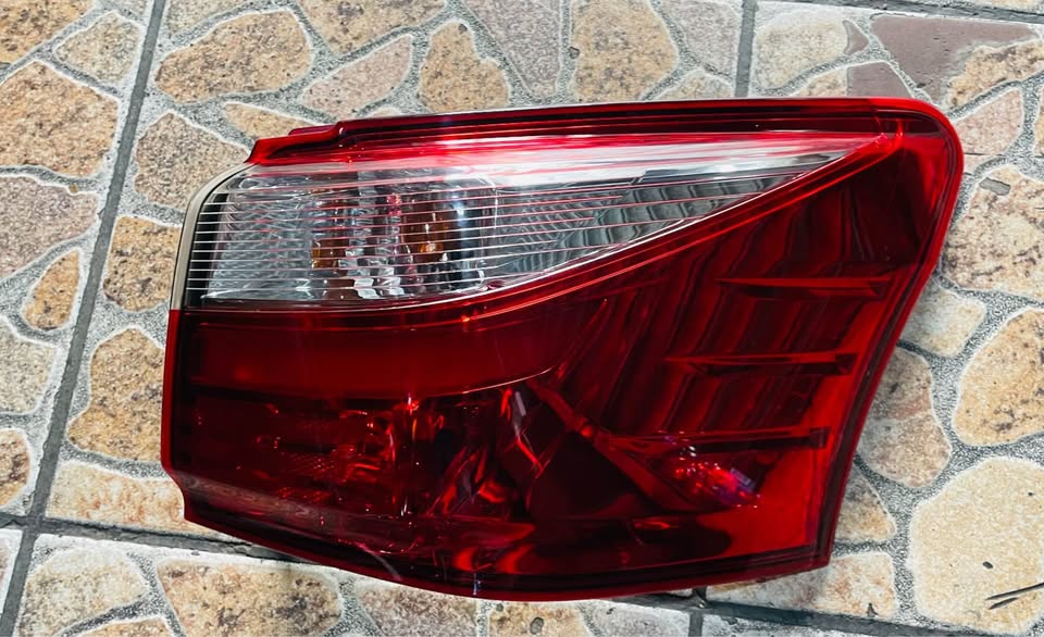 ISUZU MU-X MUX TAILLIGHT 2017/21 - Private Seller ISUZU MU-X MUX TAILLIGHT 2017/21 - Private Seller