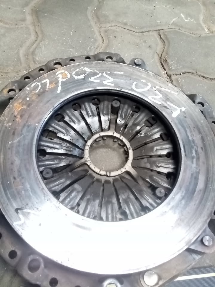 BMW F30 320D PRESSURE PLATE - Private Seller BMW F30 320D PRESSURE PLATE - Private Seller