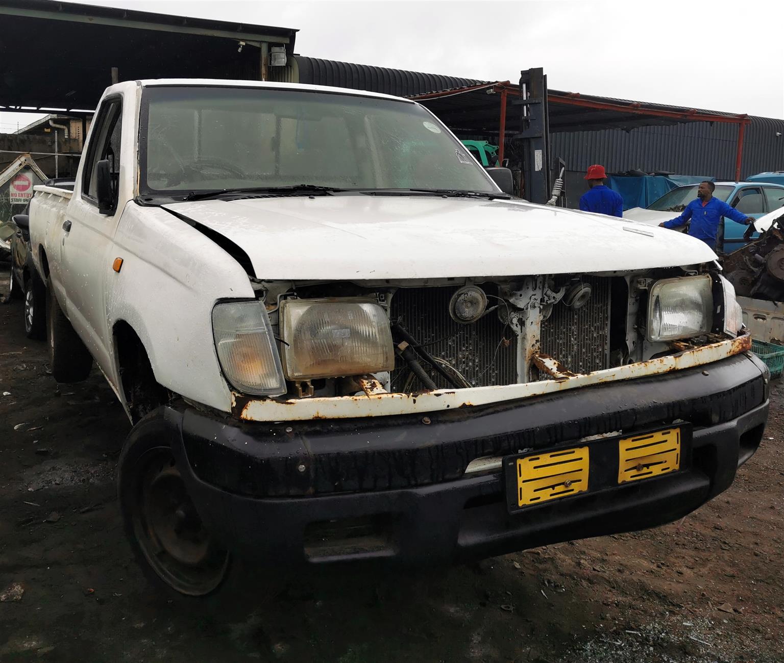 Nissan Hardbody 2.0L – Stripping for Spares