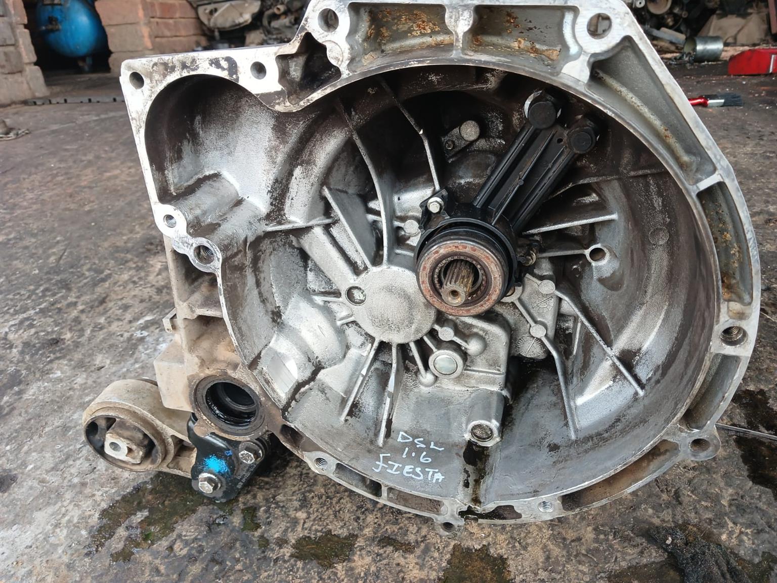 FORD FIESTA 1.6 DIESEL 5 speed GEARBOX FOR SALE - Private Seller FORD FIESTA 1.6 DIESEL 5 speed GEARBOX FOR SALE - Private Seller