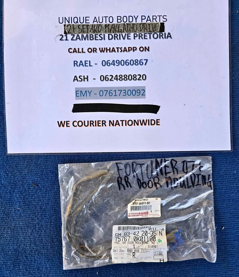 Toyota Fortuner Right Rear Door Moulding 07+ Toyota Fortuner Right Rear Door Moulding 07+