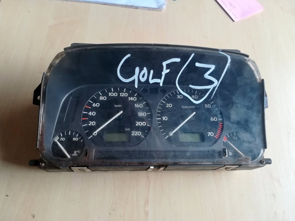 VOLKSWAGEN GOLF 3 CLUSTER - Private Seller VOLKSWAGEN GOLF 3 CLUSTER - Private Seller