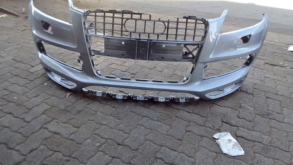 Audi Q7 bumper - Private Seller Audi Q7 bumper - Private Seller