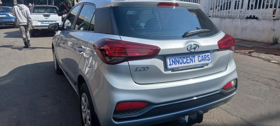 USED 2020 HYUNDAI i20 1.2 Elite Sportz, AUTOMATIC, SILVER COLOUR