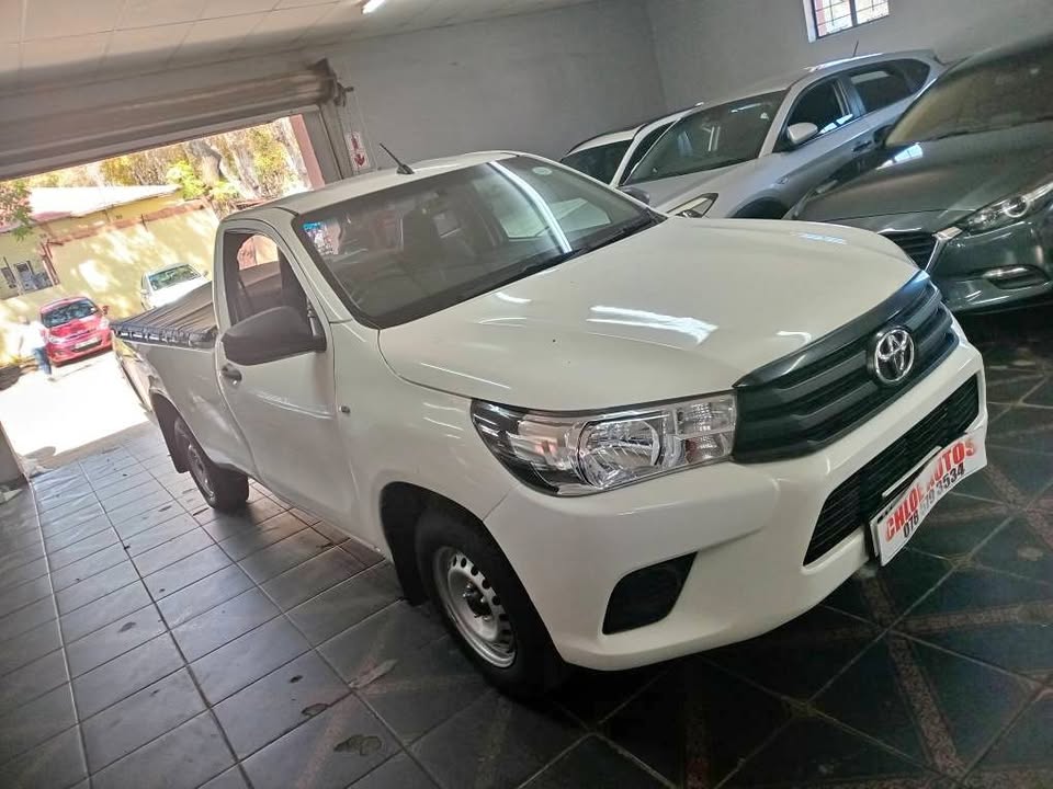 2021 Toyota Hilux 2.0 VVTi SRX Single-Cab White, Manual, Petrol, Leather 50000km