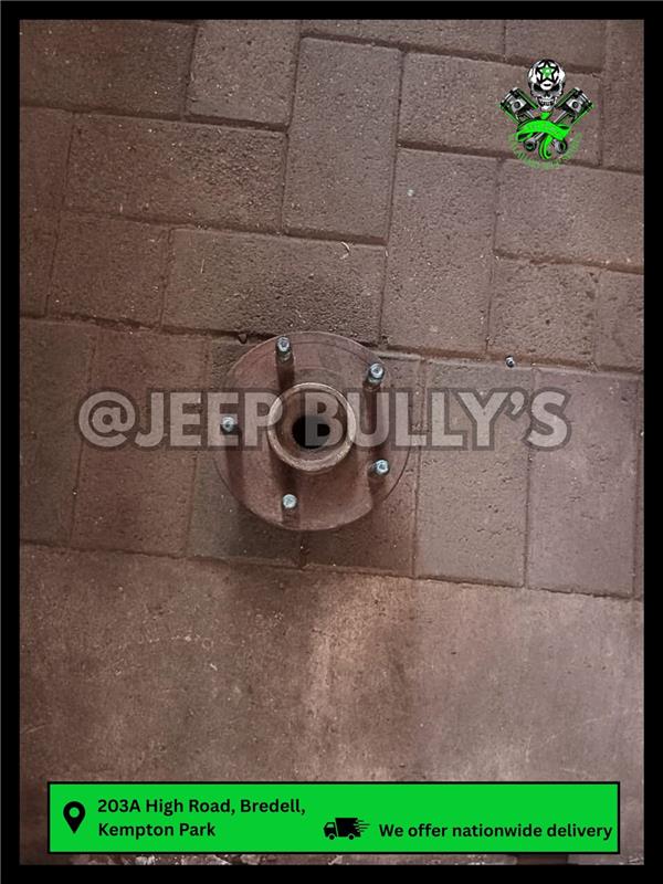 Second-Hand Wheel Hub – Jeep, Dodge, or Chrysler - Private Seller