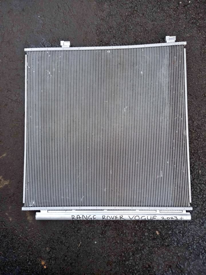 RANG ROVER VOGUE INTERCOOLER 2023 MODEL - Private Seller RANG ROVER VOGUE INTERCOOLER 2023 MODEL - Private Seller