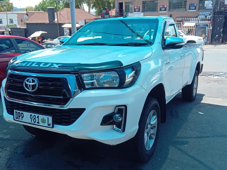 2017 TOYOTA HILUX 2.8 SINGLE CAB 4X4