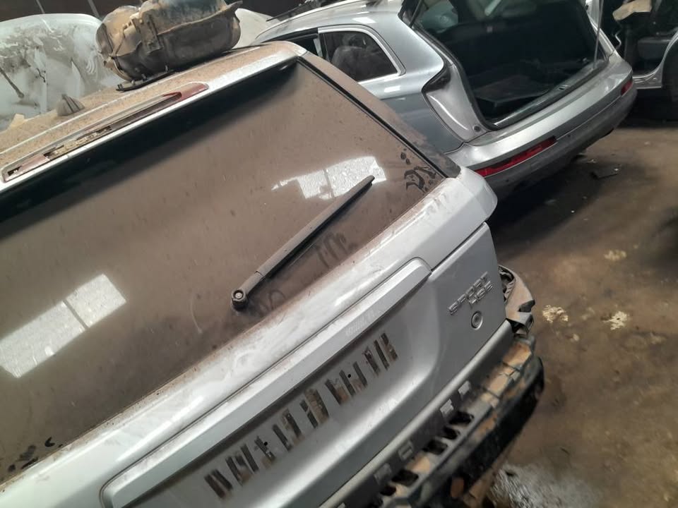 Range Rover stripping for spares - Private Seller Range Rover stripping for spares - Private Seller