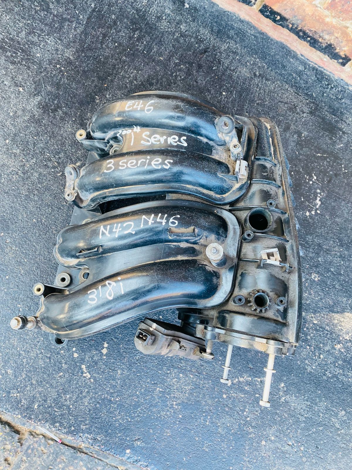 BMW 1series 3 series E46 n42 n46 intake manifold - Private Seller BMW 1series 3 series E46 n42 n46 intake manifold - Private Seller