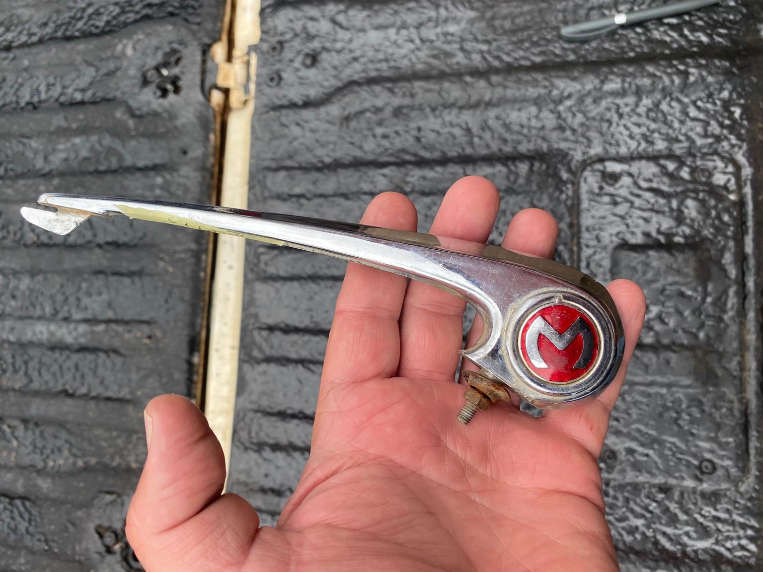 Morris Emblem. - Private Seller