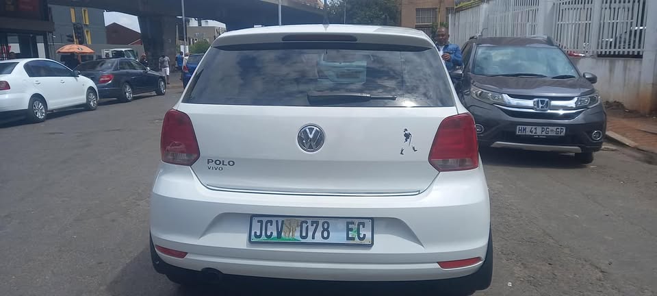 2018 POLO VIVO 1.4 PETROL, MANUAL TRANSMISSION, WHITE COLOUR, MILEAGE