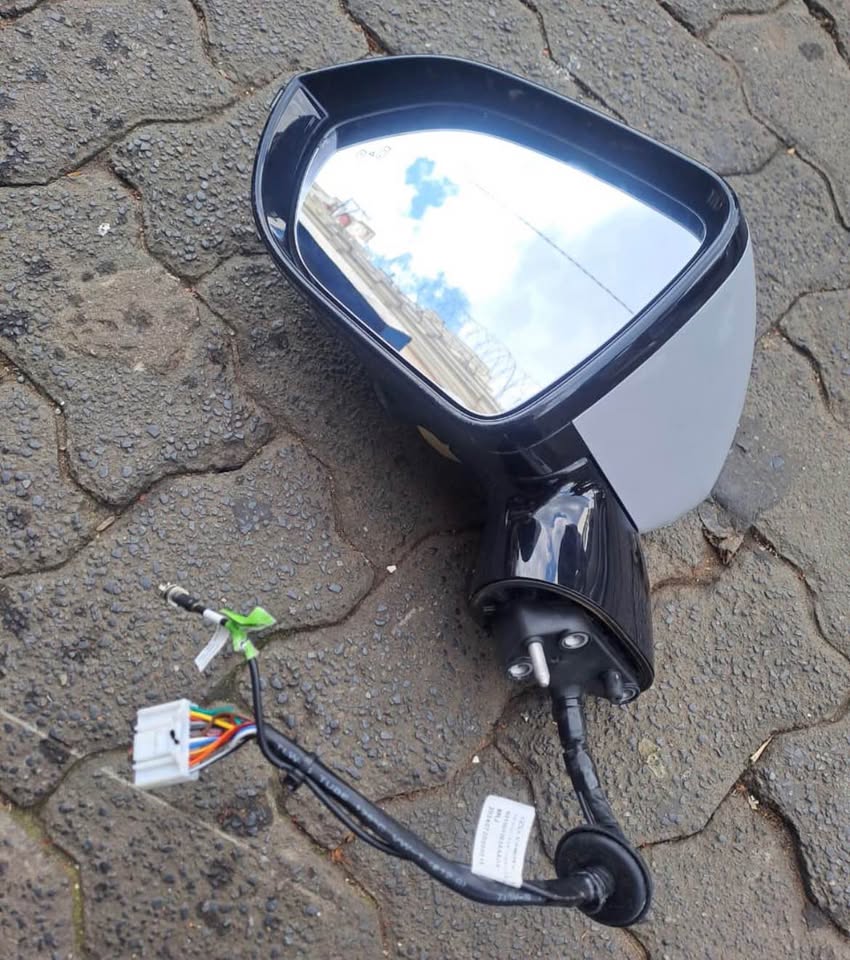 Chery Omoda C9 side mirror - Private Seller