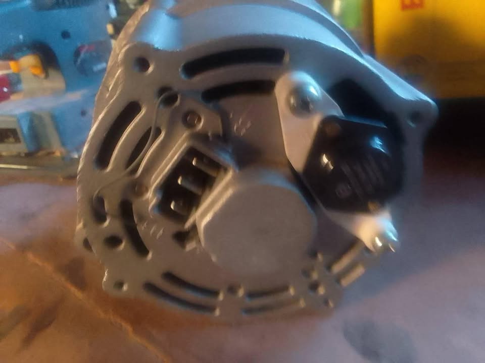 Mercedes Benz bosch alternator - Private Seller