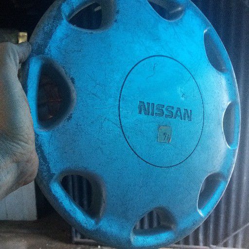 Nissan, wheel cap - Private Seller Nissan, wheel cap - Private Seller