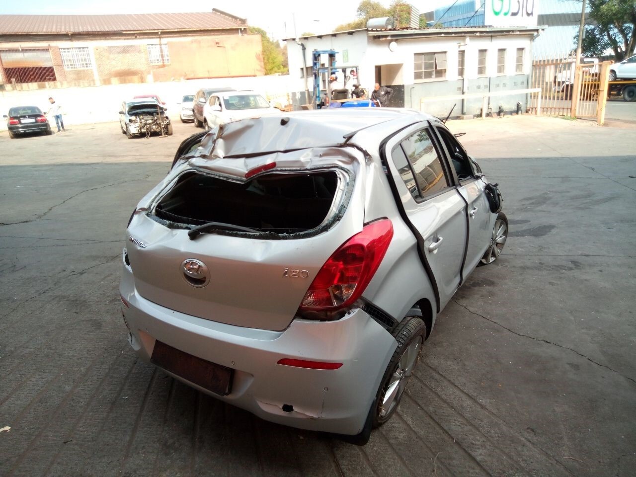 Hyundai i20 1,4 Glide Silver - 2013 Spares - Private Seller Hyundai i20 1,4 Glide Silver - 2013 Spares - Private Seller
