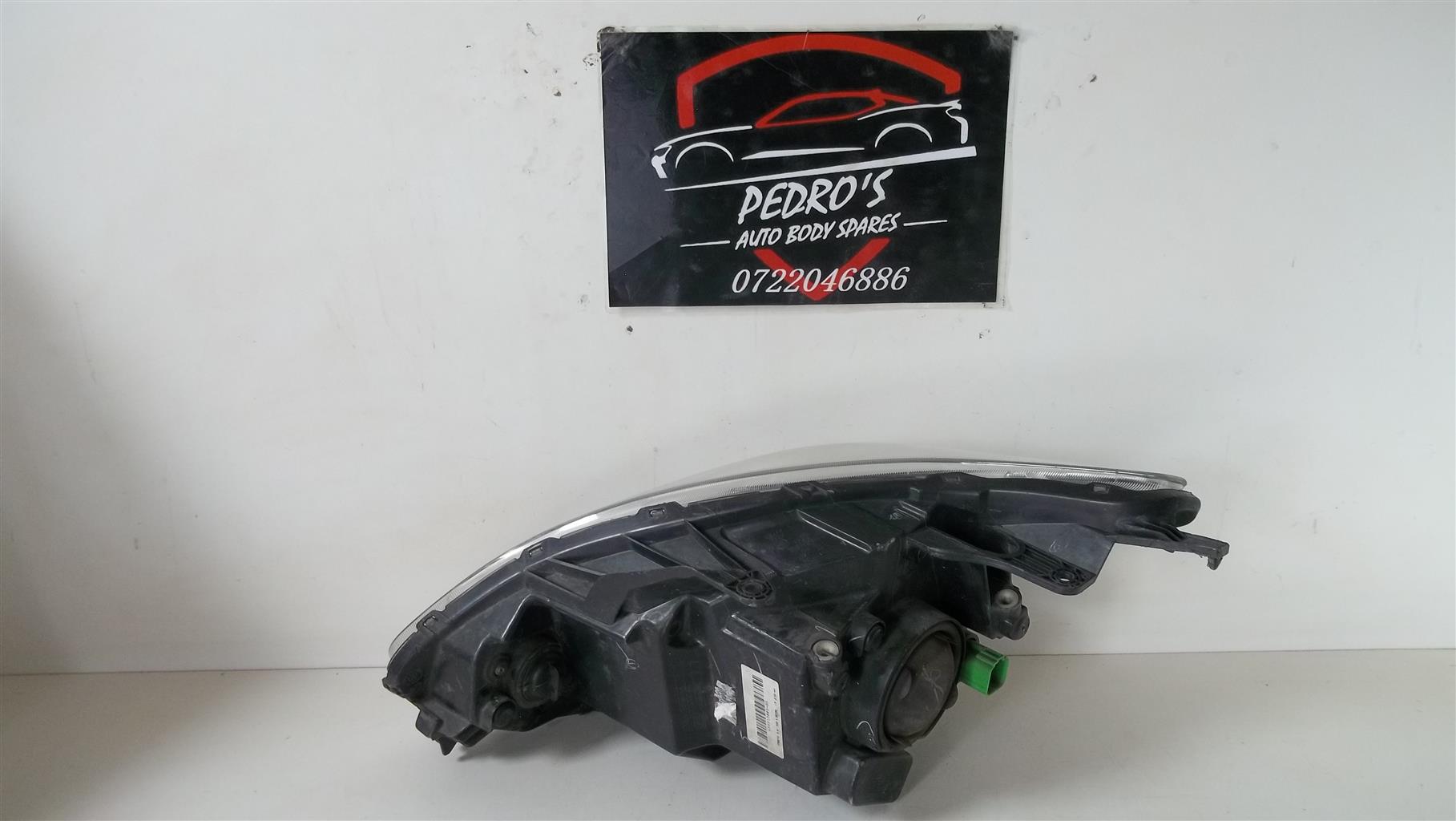 Ford Figo right headlights - Private Seller