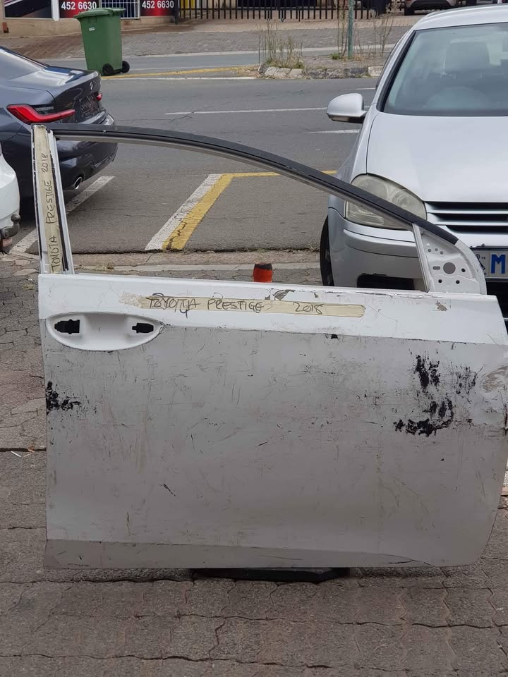 TOYOTA  PRESTIGE  2018 SHELL DOOR - Private Seller