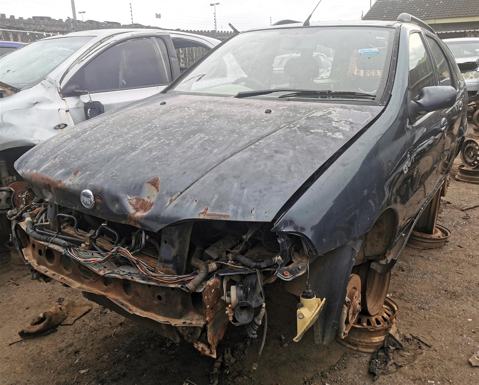 2006 Fiat Sienna 1.6 – Stripping for spares 2006 Fiat Sienna 1.6 – Stripping for spares