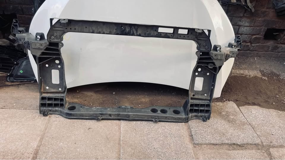 Hyundai Tucson cradle - Private Seller Hyundai Tucson cradle - Private Seller