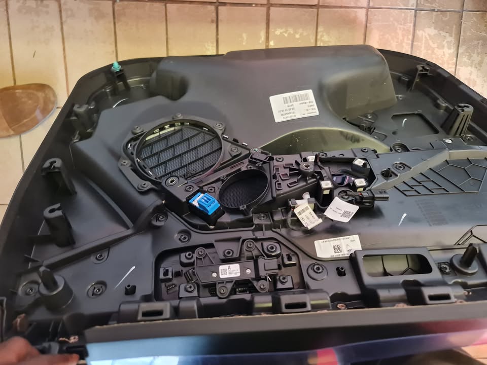 2020 JAGUAR E-PACE DOOR PANEL FRONT RIGHT FOR SALE BRAND NEW - Private Seller 2020 JAGUAR E-PACE DOOR PANEL FRONT RIGHT FOR SALE BRAND NEW - Private Seller