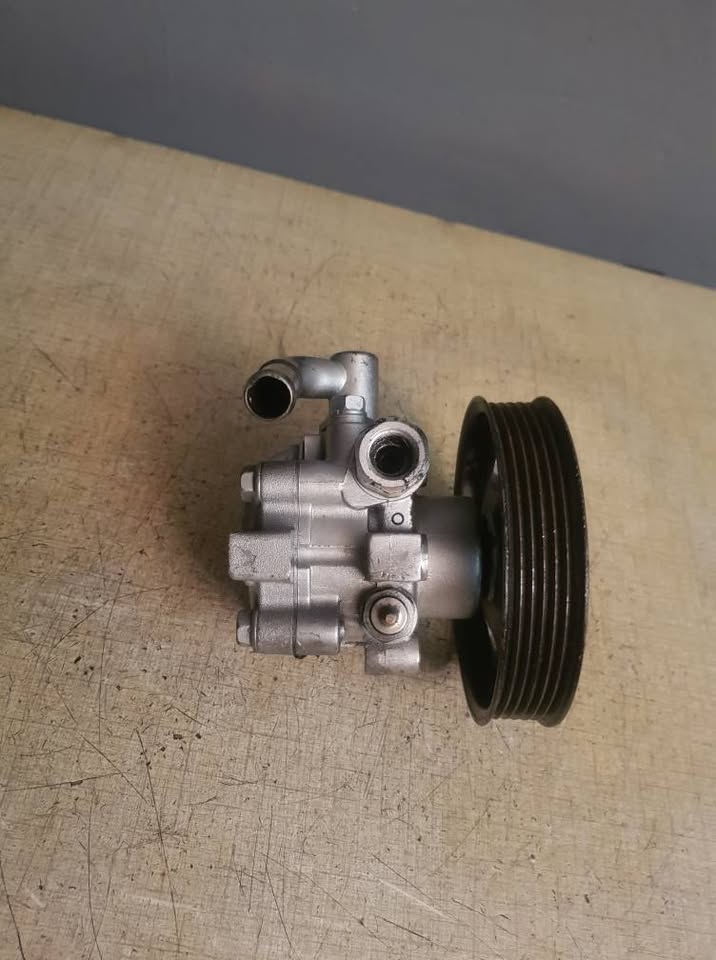 HYUNDAI SANTA FE OR KIA SORENTO POWER STEERING PUMP FORSALE - Private Seller