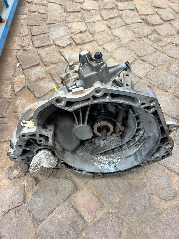 Opel astra cable clutch box available call or whatsapp  or - Private Seller
