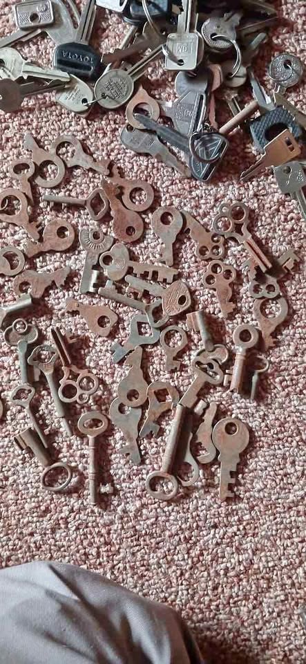 Very, very, old keys Very, very, old keys