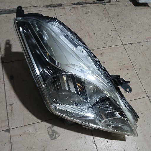 Toyota startlet headlight - Private Seller Toyota startlet headlight - Private Seller