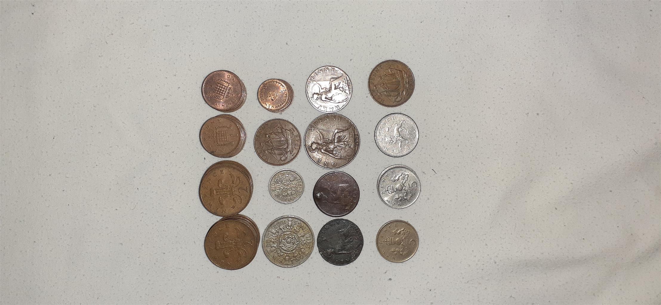 Hi selling my old coins and notes