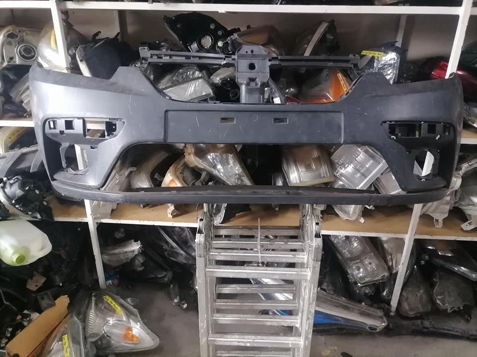 Renault Sandero black bumper DM or contact number in the description for assistance. - Private Seller Renault Sandero black bumper DM or contact number in the description for assistance. - Private Seller