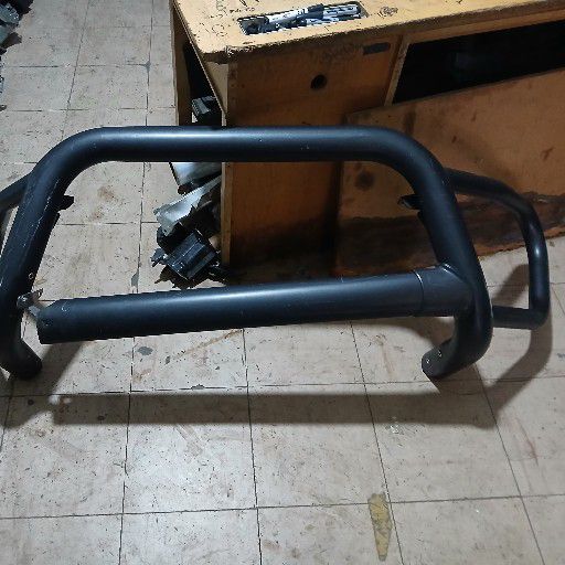 Toyota hilux gd6 bull bar - Private Seller Toyota hilux gd6 bull bar - Private Seller