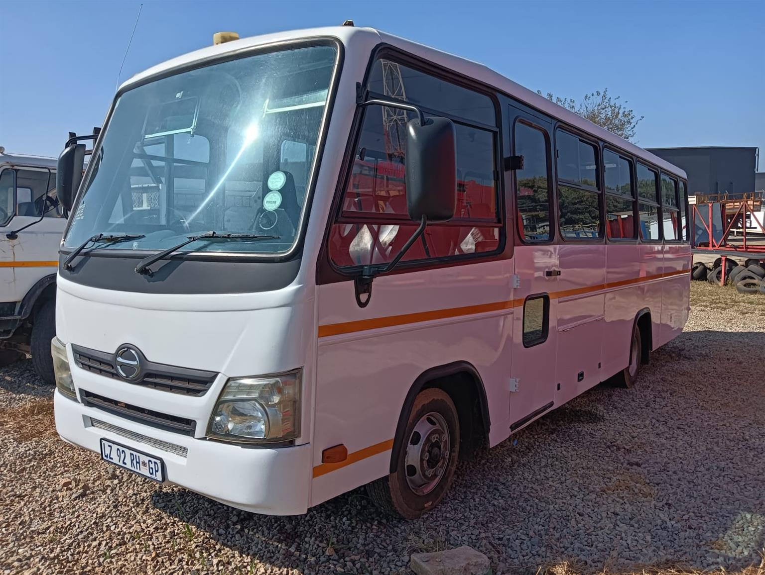 2013 Toyota Hino 32 seater bus, in good condition! For sale in Krugersdorp
