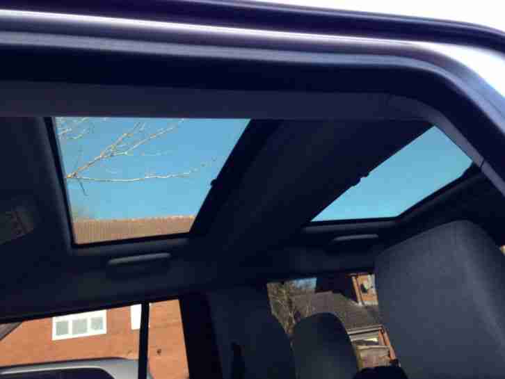 Land Rover Discovery 3/4 Panoramic Roofs for sale | AUTO EZI