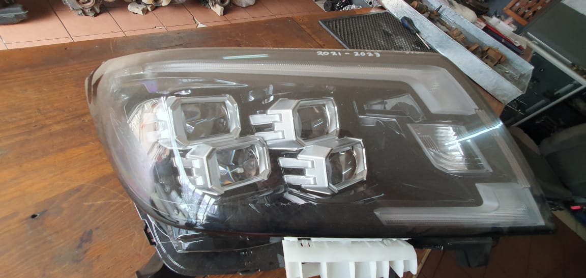 Nissan Navara 2023 Headlight - Private Seller