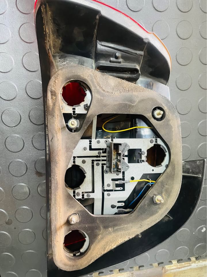 BMW 5 Series E39 left tail light - Private Seller