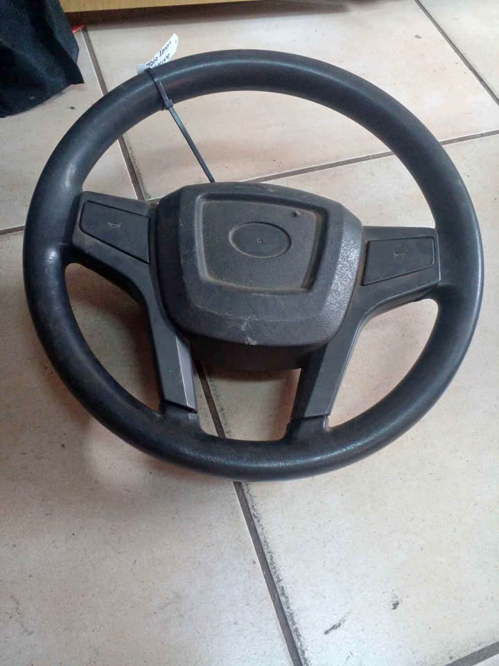 Tata xenon steering wheel - Private Seller